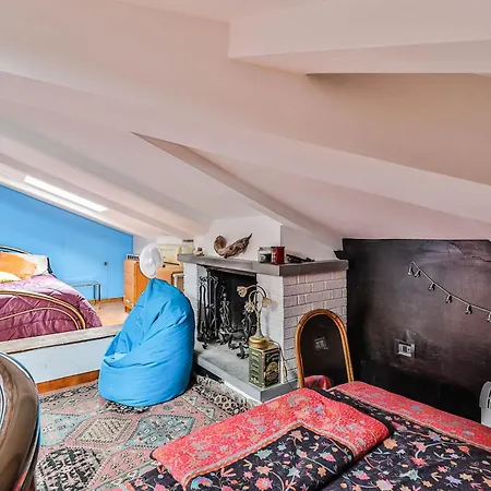 And Mezzanine Skylight Bed and Breakfast Μπολόνια